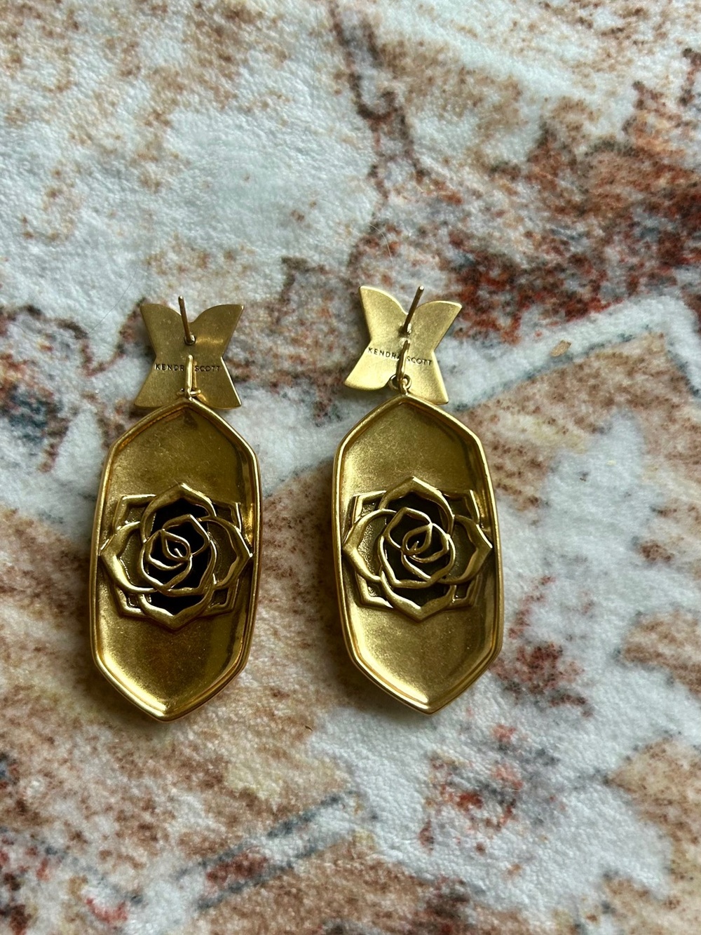Kendra Scott Keziah Vintage Gold Statement Earrings - Picture 4 of 4